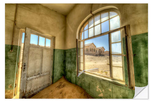 Selvklebende plakat Sand in the Premises of an Abandoned House II