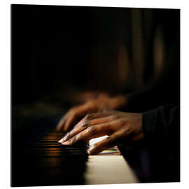 Obraz na aluminium Close-up of a pianist's hands playing the piano