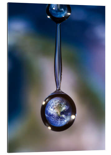 Galleritryck World locked in the waterdrop