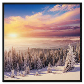 Gerahmter Kunstdruck verschneiter Wald in den Alpen