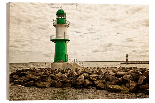 Hout print Green and red lighthouse at the harbor entrance of Warnemünde