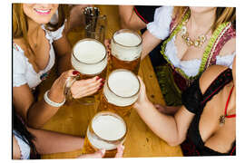 Aluminiumsbilde Bavarian girls in Dirndl dresses at the Oktoberfest