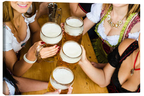 Leinwandbild Bayerische Mädchen im Dirndl auf dem Oktoberfest