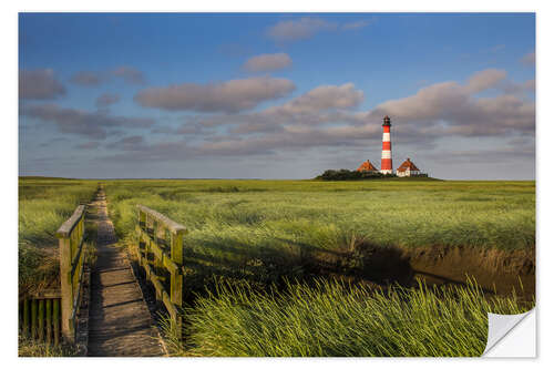 Selvklebende plakat Lighthouse in the salt marshes on the North Coast