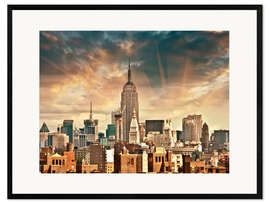 Gerahmter Kunstdruck Manhattan - Wolkenkratzer mit schönen Himmelsfarben
