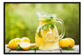 Gerahmter Kunstdruck Limonade im Krug und Zitronen mit Minze