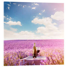 Akrylglastavla  Red wine bottle and wine glass in lavender field