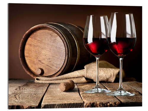 Galleriataulu Barrel and wine glasses with red wine