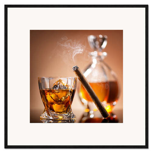 Ingelijste kunstdruk Cigar on glass of whiskey with ice cubes