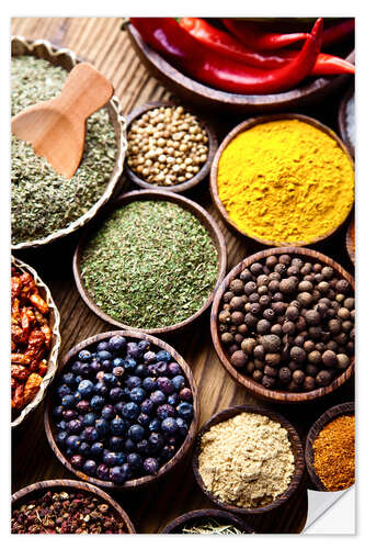 Muursticker Spices on a wooden table