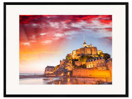 Impresión de arte enmarcada Stunning sunset over Mont Saint Michel