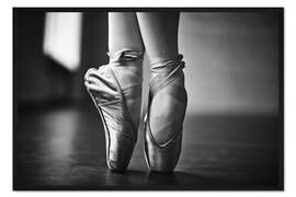 Gerahmter Kunstdruck Ballerinafüße während der Probe