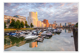 Obra artística  Evening sun in the Media Harbour Dusseldorf - Michael Valjak