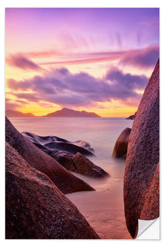 Vinilo para la pared between the rocks