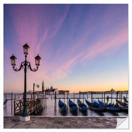 Selvklebende plakat Gondolas in Venice during sunrise