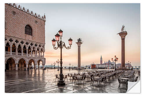 Selvklebende plakat St. Mark's square in Venice during sunrise