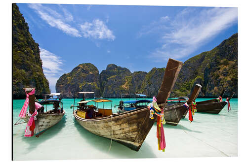 Aluminiumsbilde Long tail boat ved Maya Bay på øya Phi Phi