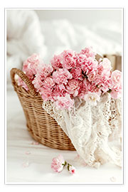 Póster  Flores cor-de-rosa pastel numa cesta de vime