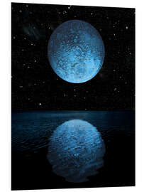 Print på skumplade A blue moon rising over a calm alien ocean with a starry sky as a backdrop.