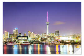 Selvklebende plakat Auckland harbour and skyline at night, New Zealand