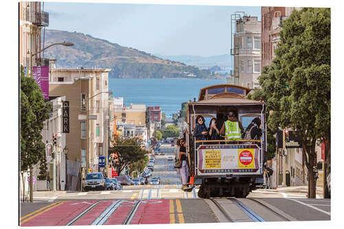 Galleritryk Cable car on a hill in the streets of San Francisco, California, USA