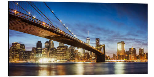 Tableau en aluminium Panoramic of Brooklyn bridge and Manhattan skyline at night, New York city, USA