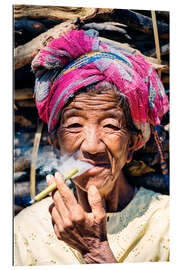 Galleriataulu Portrait of old woman smoking cigar, Myanmar, Asia