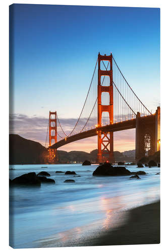 Lerretsbilde Golden gate bridge at dawn from Baker beach, San Francisco, California, USA