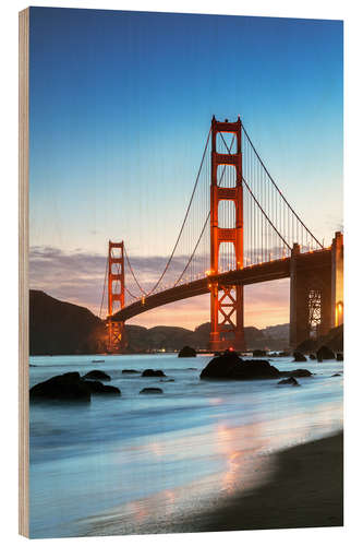 Holzbild Golden Gate Bridge in der Dämmerung von Baker Beach, San Francisco, Kalifornien, USA