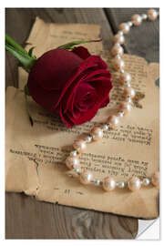 Selvklebende plakat Red rose, pearls and letter