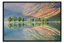 Gerahmter Kunstdruck Landschaft spiegelt sich im See