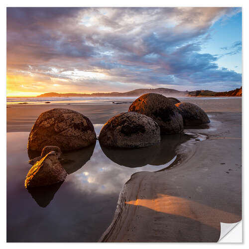 Selvklæbende plakat Moeraki Boulders Sunrise