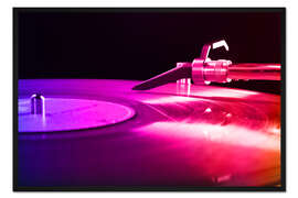 Gerahmter Kunstdruck Plattenspieler mit farbiger Vinyl-Schallplatte