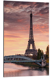 Cuadro de aluminio River Seine and Eiffel tower at sunrise, Paris, France