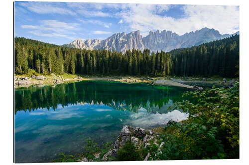 Cuadro de plexi-alu Panoramic view of karersee with Latemar mountain range, Dolomites, Italy