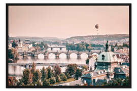 Gerahmter Kunstdruck Ballon über den Prager Brücken