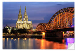 Självhäftande poster Cologne Cathedral and Hohenzollern Bridge at night