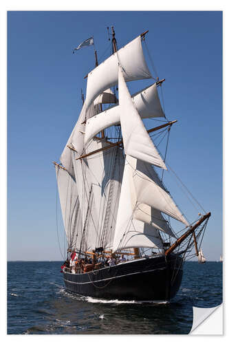 Selvklebende plakat Black Sailing Ship at Sea