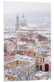 Tableau en PVC Les toits de Prague en hiver avec l'église Saint-Nicolas