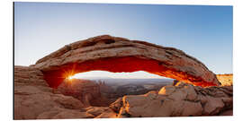 Tableau en aluminium Panoramic of Mesa arch at sunrise, Canyonlands, Utah, USA