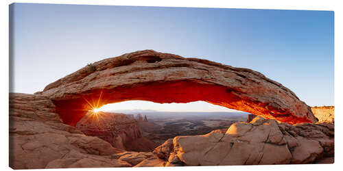 Lærredsbillede Panoramic of Mesa arch at sunrise, Canyonlands, Utah, USA