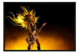 Gerahmter Kunstdruck Rockmusikerin mit E-Gitarre