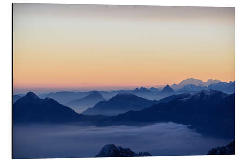 Aluminiumtavla Distant mountain layers at sunrise. View from Brienzer Rothorn over swiss alps