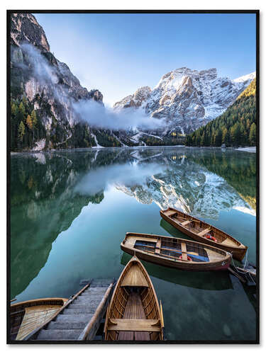 Galleriataulu Early Morning on Lake Braies, Dolomites