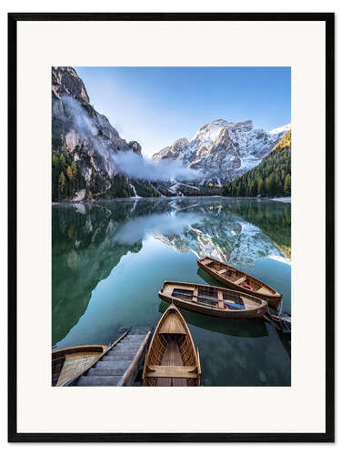 Ingelijste kunstdruk Ochtendsfeer bij Lago di Braies