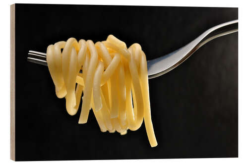 Hout print Spaghetti on a fork