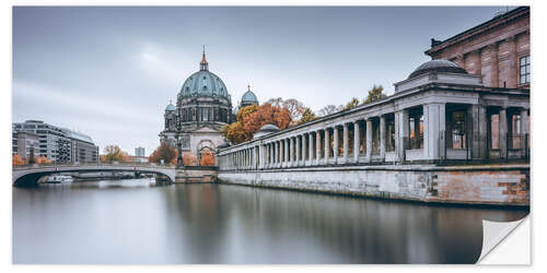 Självhäftande poster Berlin Cathedral in autumn colors