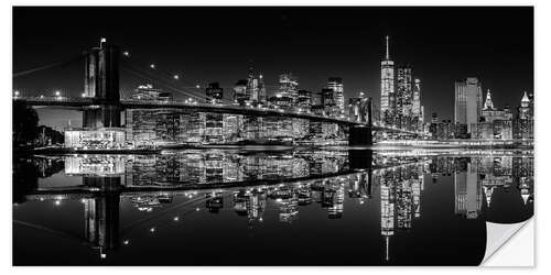 Selvklebende plakat Mirrored New York Skyline at Night (monochrome)