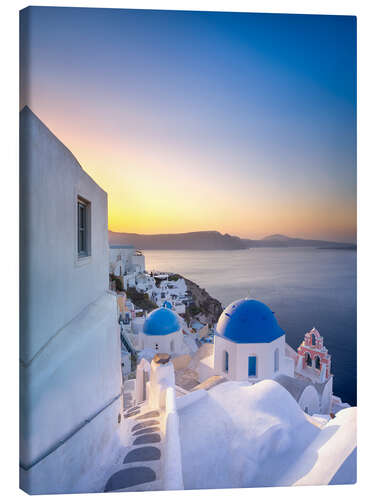 Lerretsbilde Sunrise over the blue roofs of Santorini