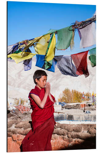 Aluminiumsbilde Young buddhist monk praying, Nepal, Asia